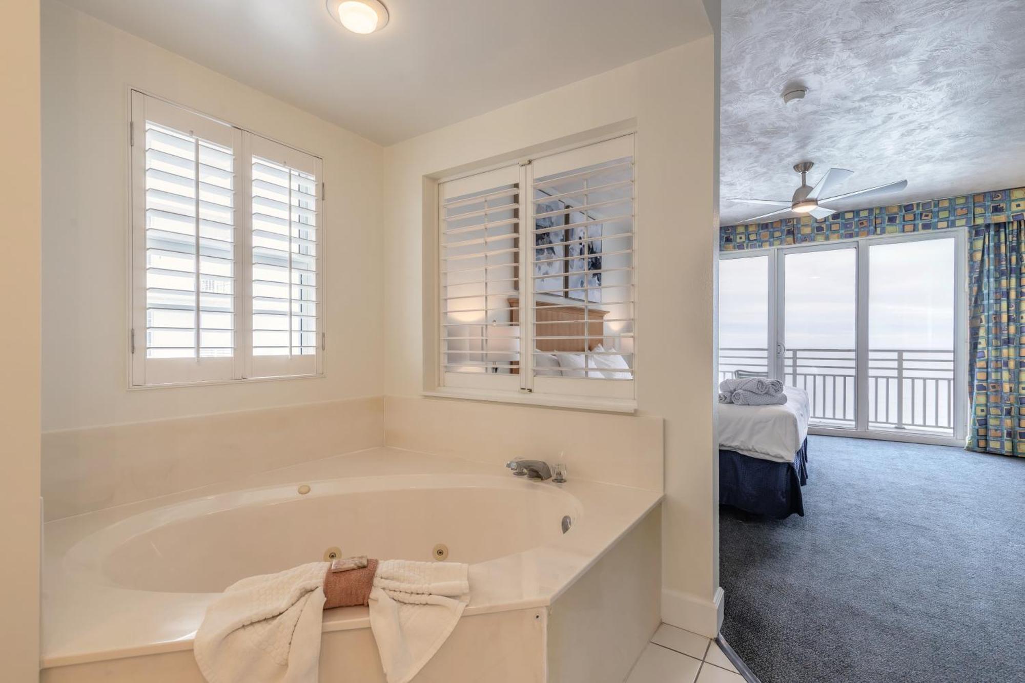 דייטונה ביץ' Beachfront Bliss At Ocean Walk Resort - Unit 1701 מראה חיצוני תמונה