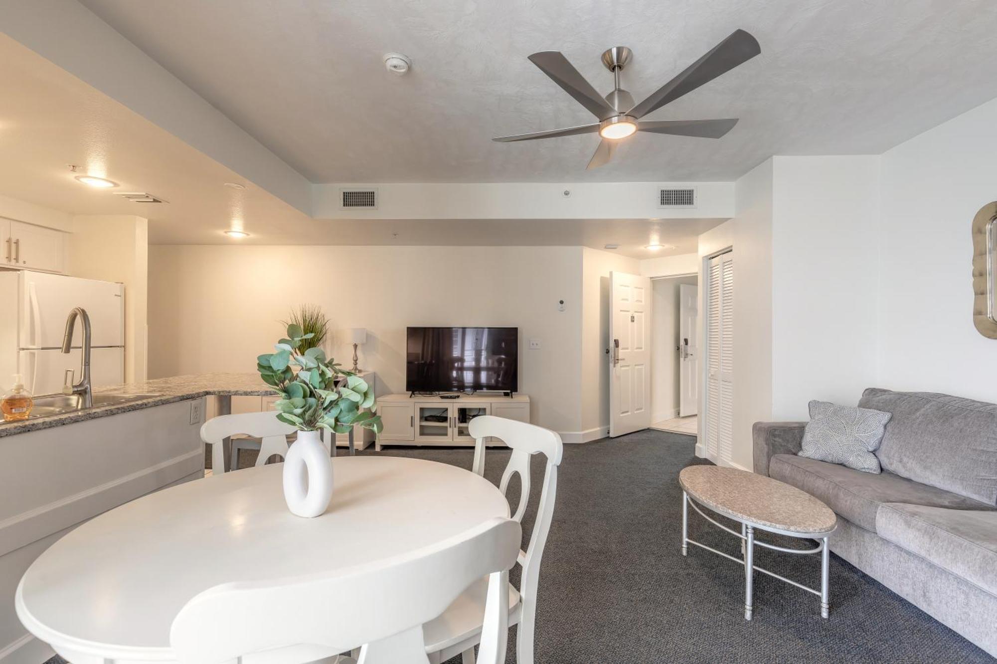 דייטונה ביץ' Beachfront Bliss At Ocean Walk Resort - Unit 1701 מראה חיצוני תמונה